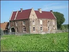 Une trs ancienne ferme-manoir en murs de briques en ... .