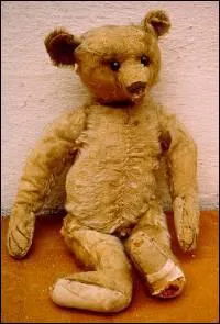En quelle anne fut cr le premier ours en Peluche par l'allemand Richard Steiff ?
