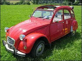 En quelle anne la premire 2CV a-t-elle t prsente officiellement au Salon de l'Automobile ?