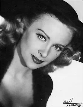 Qui jouait dans Caroline Chrie ?