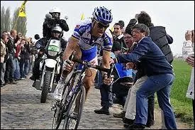 Elle est galement surnomme... .