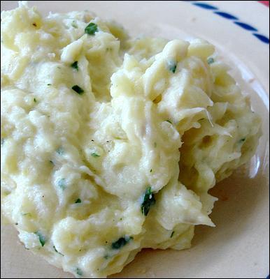 Quel ingrdient ne doit-on pas utiliser lors de la prparation de la brandade de morue ?