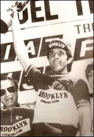 Avec quatre succs, le recordman des victoires est... ?