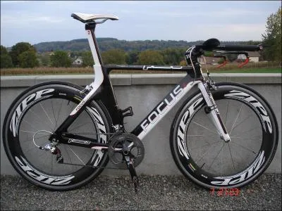 On nage , on pdale , on roule sur ce vlo ... on fait du :