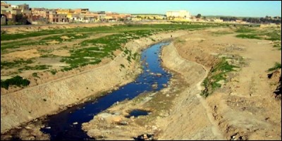 Quel mot arabe signifie "cours d'eau" ?