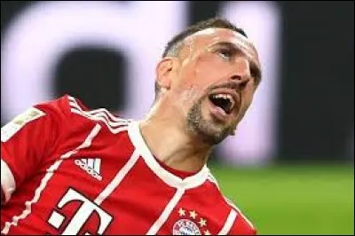 Raymond Domenech dit à ses joueurs avant la finale : 
''Ce soir les gars, il faudra jouer avec parcimonie et à bon escient ! ''
Et à ce moment-là, Franck Ribéri prend la parole pour annoncer :