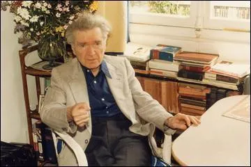 N le 8 avril 1911, crivain franais d'origine roumaine, auteur de 'Sur les cimes du dsespoir', 'De l'inconvnient d'tre n', 'Syllogismes de l'amertume'