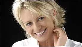 Sur quelle chane Sophie Davant a-t-elle t responsable du Service Mto ?