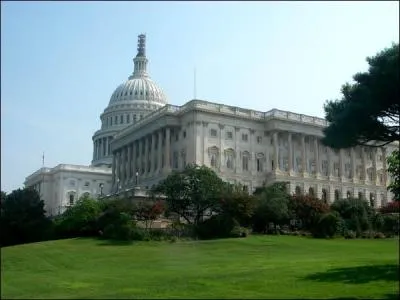 D'après la Constitution américaine, quelle est la durée du mandat d'un sénateur ?