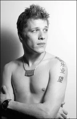 Comment s'appelle ce candidat de "Loft Story" ?