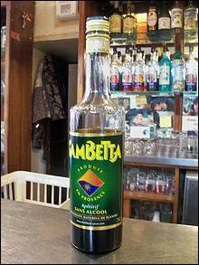 Qu'est ce que le 'Gambetta', spcialit provenale, fabriqu par la distilerie Janot  Aubagne ?