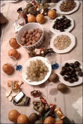 Selon l'antique tradition, combien les provenaux proposent-ils de desserts  Nol ?