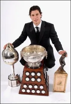 Quels trophes Sidney a-t-il gagn apres sa deuxime saison dans la Lnh?