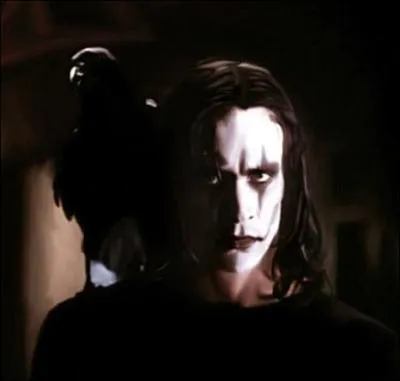 Quel hros gothique de comics aura droit  un nouveau film, sous la direction de Juan Carlos Fresnadillo ?