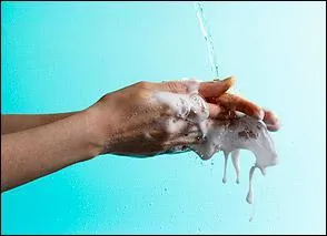 Je dois me laver les mains :
