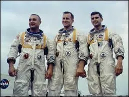 Premier chec amricain avec la perte, en 1967, de l'quipage de quel vaisseau ?