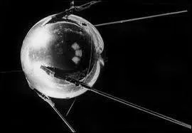 Le 4 octobre 1957 est lanc  Bakonour le premier satellite. Quel est son nom ?
