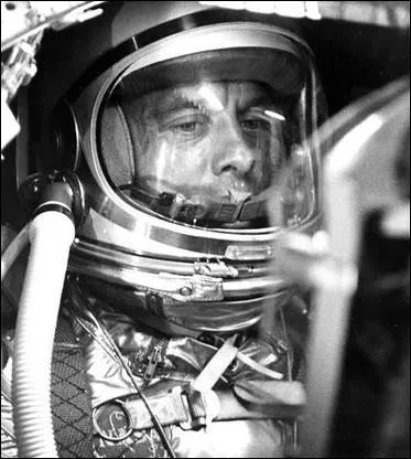 Le 5 mai 1961, il est le premier amricain dans l'espace. Qui est-il ?