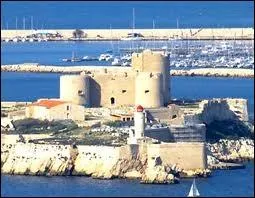 Si votre femme vous dit : ''Ce serait bien de passer la pièce ! '' , c'est qu'elle veut que vous...