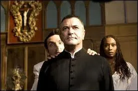 Dans quel film, Jean-Marie Bigard joue le rle d'un faux cur de campagne ?