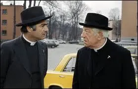 Dans quel film, Jean Gabin se dguise en vque aux cts de Jean-Claude Brialy ?