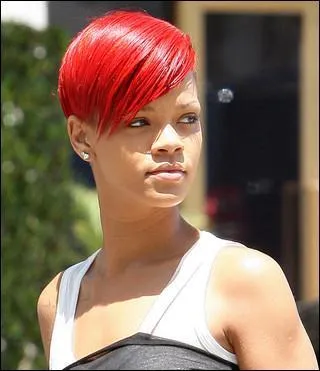 Qui est-ce, elle chante 'Only girl' ?