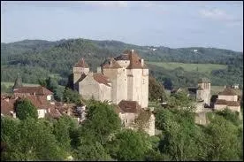 Au sud du dpartement existe un magnifique village mdival. lequel ?