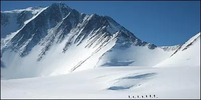 De quel continent le mont Vinson est-il le sommet ?