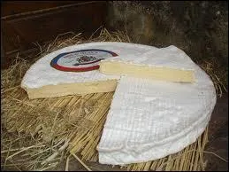 Combien de litres de lait de vache sont ncessaires  la fabrication d'un brie de Meaux d'environ 3, 5 Kg ?