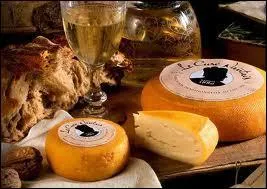 Le 'cur nantais ' est un fromage au lait de vache de Loire-Atlantique dont la recette aurait t transmise par un cur de... .