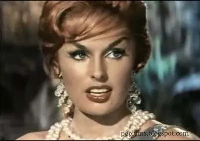 Dans 'Hercule et la reine de Lydie'' (1959) la sublime Sylvia Lopez drogue et envote Hercule, Steve Reeves. Elle est :