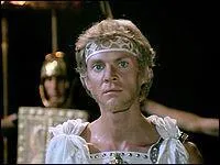 Ce peplum italien de Tinto Brass (1979) avec Peter O'Toole, Malcolm Mc Dowell, Sir John Gielgud, Helen Mirren (excusez du peu) comporte dans sa version intgrale 1/2 heure de pur porno :