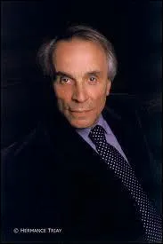 Quel est cet historien franais, spcialiste du XIXe sicle, dont l'un des principaux ouvrages s'intitule 'Le miasme et la jonquille' ?