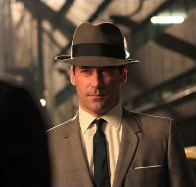 On apprend ds la saison 1 que Don Draper n'est pas celui qu'il prtend tre. Quel est son vrai nom ?