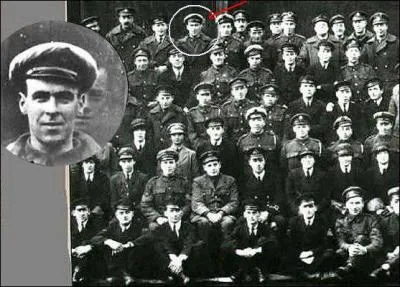 Le personnage fantomatique derrire le militaire a t happ par des hlices d'un avion. Qui est-il ?