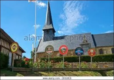 Vous faites 3... Question ''CAMEMBERT'' ! La 5e ! en Divertissement : 
Qu'ont les habitants de Camembert pour se divertir ?