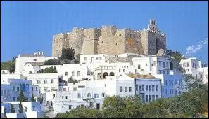 Sur cette le, on peut visiter le monastre de St Jean Thologos :