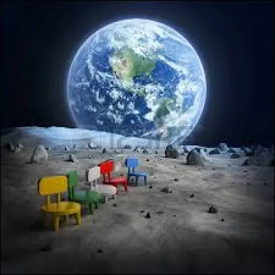 Imaginez que vous fassiez un pique-nique sur la Lune le soir ! ... Vous pourriez voir un coucher de Terre.