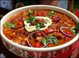 Dans quel plat hongrois utilise-t-on le paprika ?