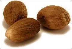 La noix de muscade est un fruit class dans les :