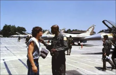 En 1986 un film de Sidney J. Furie avec Louis Gosset Jr ... .