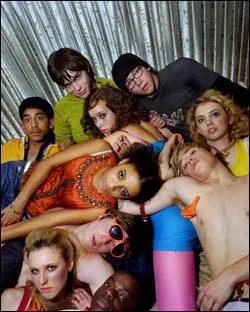 Dans Skins, l'ado Christopher tombe fou amoureux et parvient  coucher avec... ?