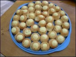 Trouvant le kouglof trop sec, le roi de Pologne Stanislas Leszczynski, exilé en Lorraine, créa...