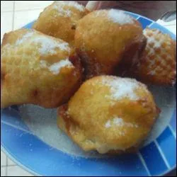 Beignet de pâte à choux de la taille d'une noix, je peux être fourré après cuisson...