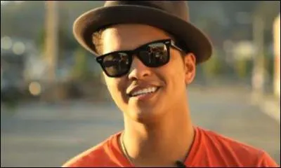 Qui chante ' Grenade ' ?