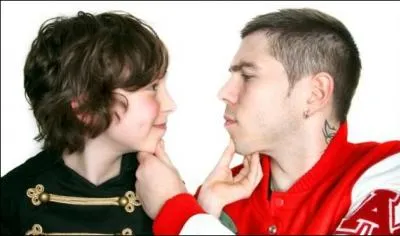 Qui accompagne Gary Fico dans ' La Mme Que Moi ' ?