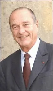 Jacques Chirac est lu prsident de la Rpublique en 1995, puis rlu en 2002. Lors du deuxime tour, face  Jean-Marie Le Pen, il l'emporte avec un score d'environ :
