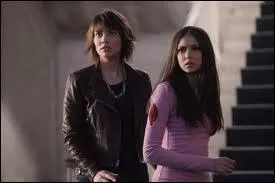 Qu'apprend Elena grce  Rose ?