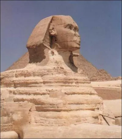 Quelle pyramide N'est PAS garde par ce fameux sphinx ?
