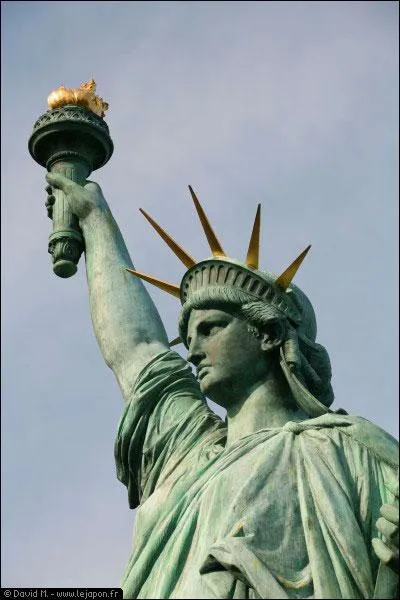 Dans quel quartier de New York se trouve la statue de la Libert ?